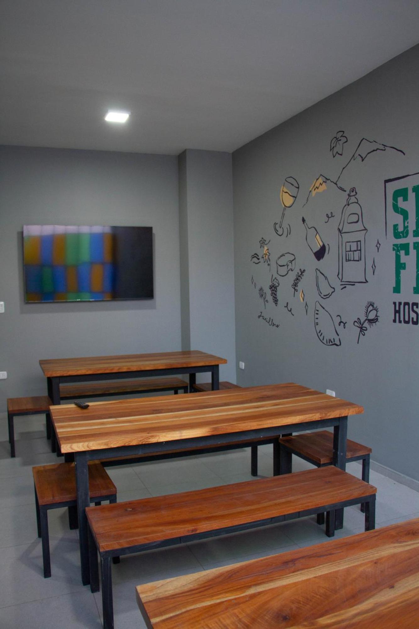 Sin Fin Hostel Mendoza Exterior foto